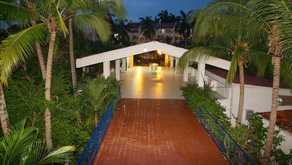 Hotel Villas Paraiso ซีฮัวตาเนโค ภายนอก รูปภาพ